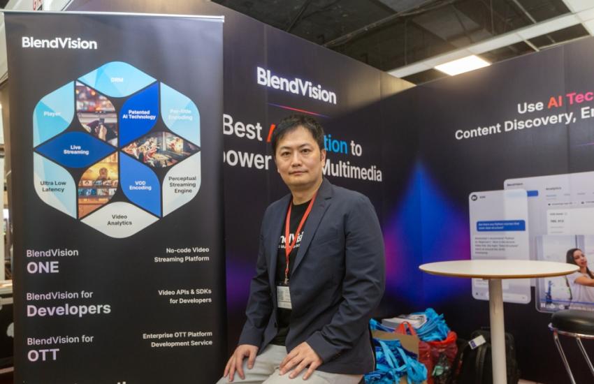 Lee at the Blend Vision booth. — Picture by Raymond Manuel